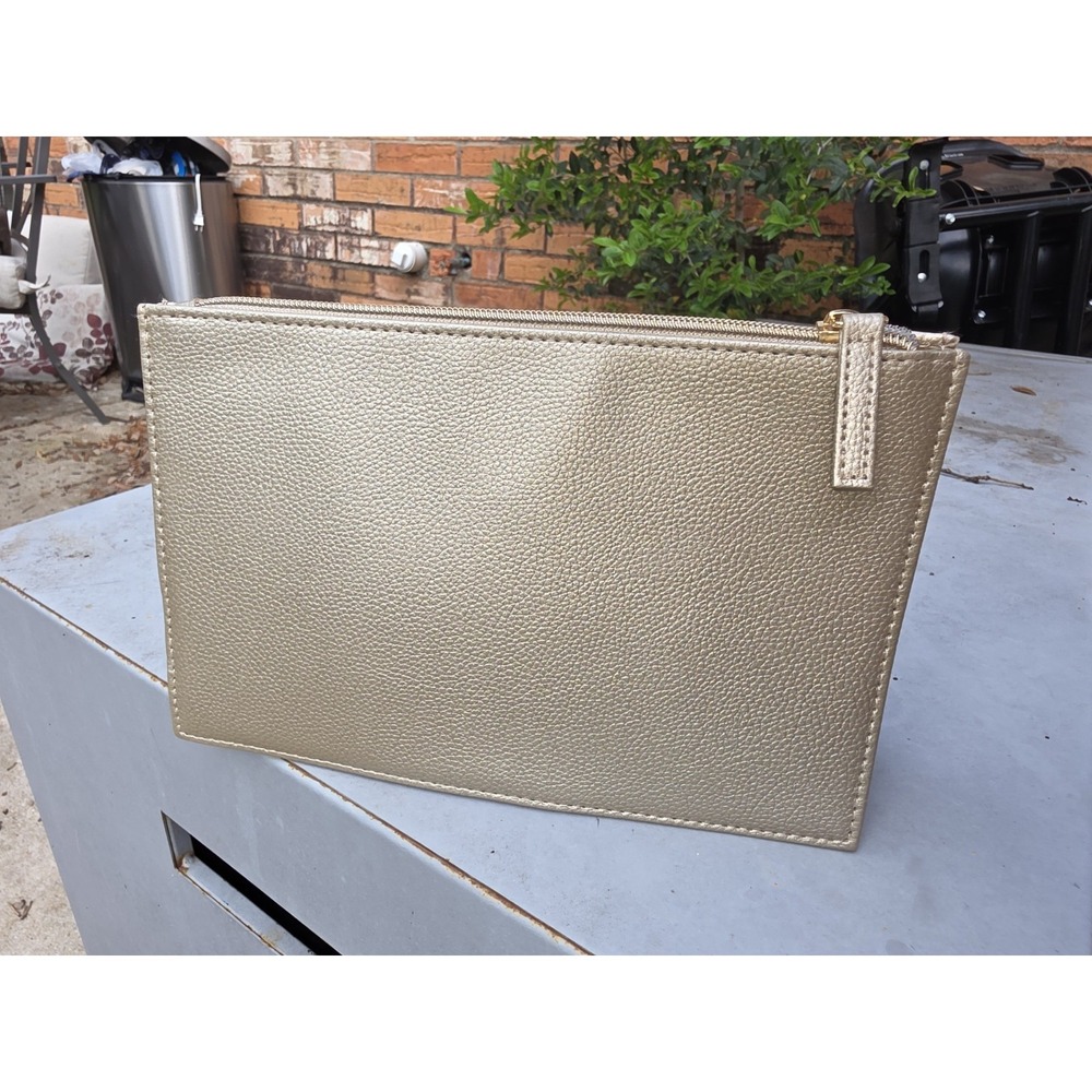 Emirates Airlines BVLGARI Le GEMME OROM Women's First Class Amenity Kit - Picture 2 of 9
